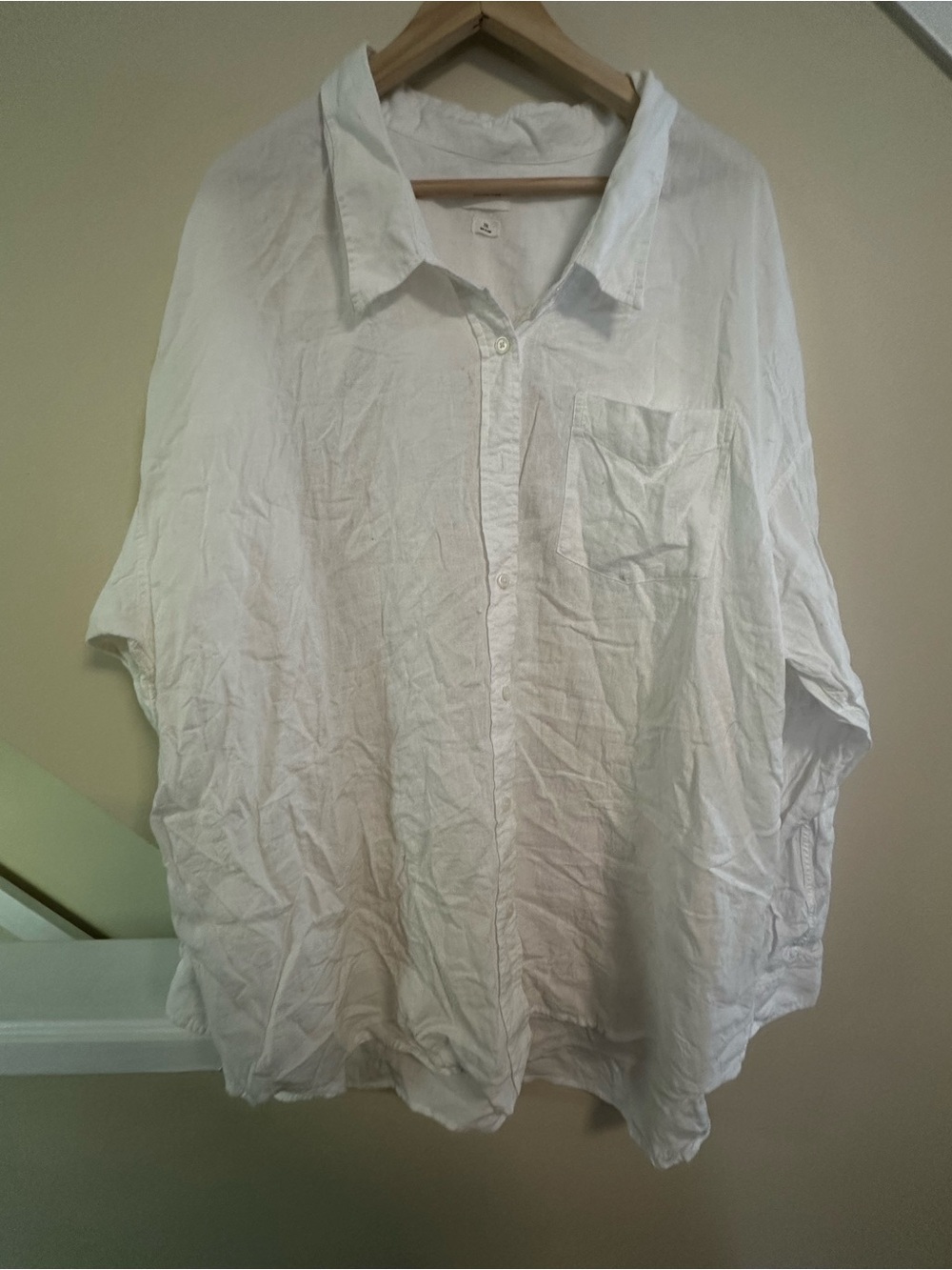 Wilfred White Button-Up Linen Shirt